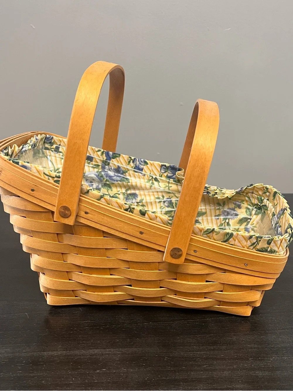 VTG 1998 Longaberger Medium Size Vegetable Basket W/ Plastic & Fabric Liner USA